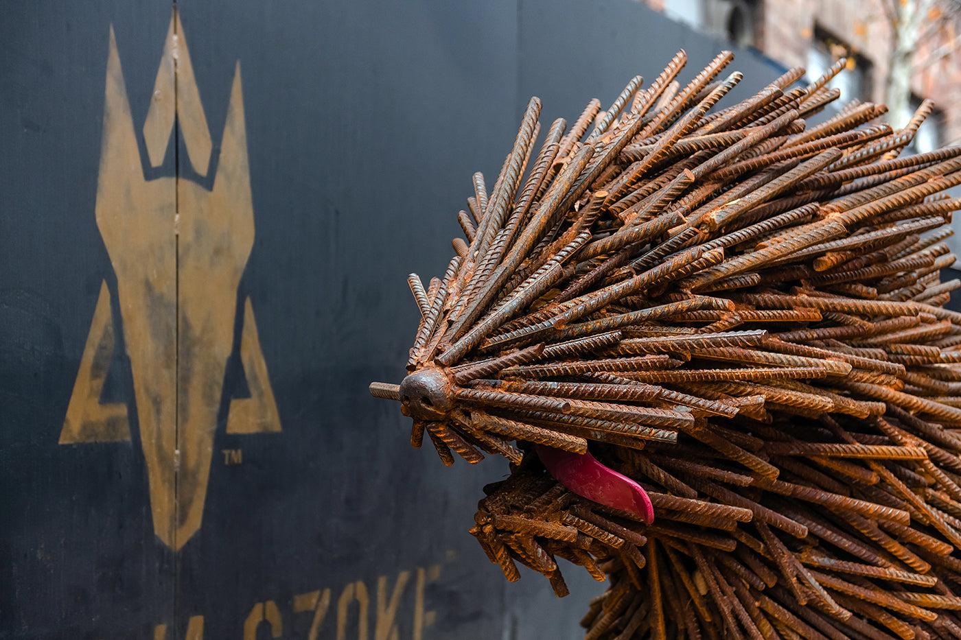 Sculptures by Miklós Szőke Gábor in front of his studio #3579