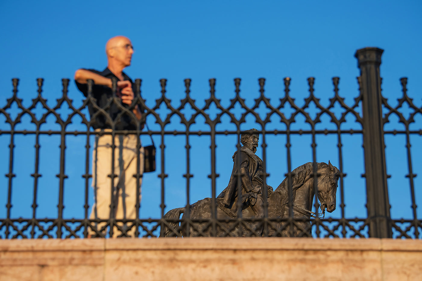 Gróf Andrássy Gyula lovasszobra a Kossuth téren #3726