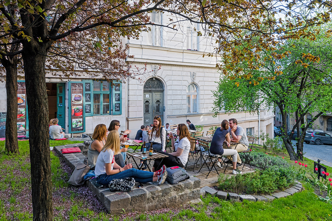 Hunyadi Cafe on Szalag Street #3755