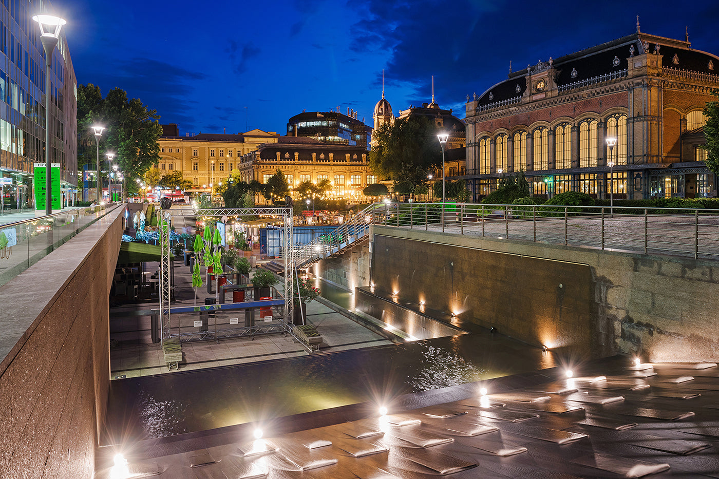 Eiffel tér és a Zsiráf este #3757