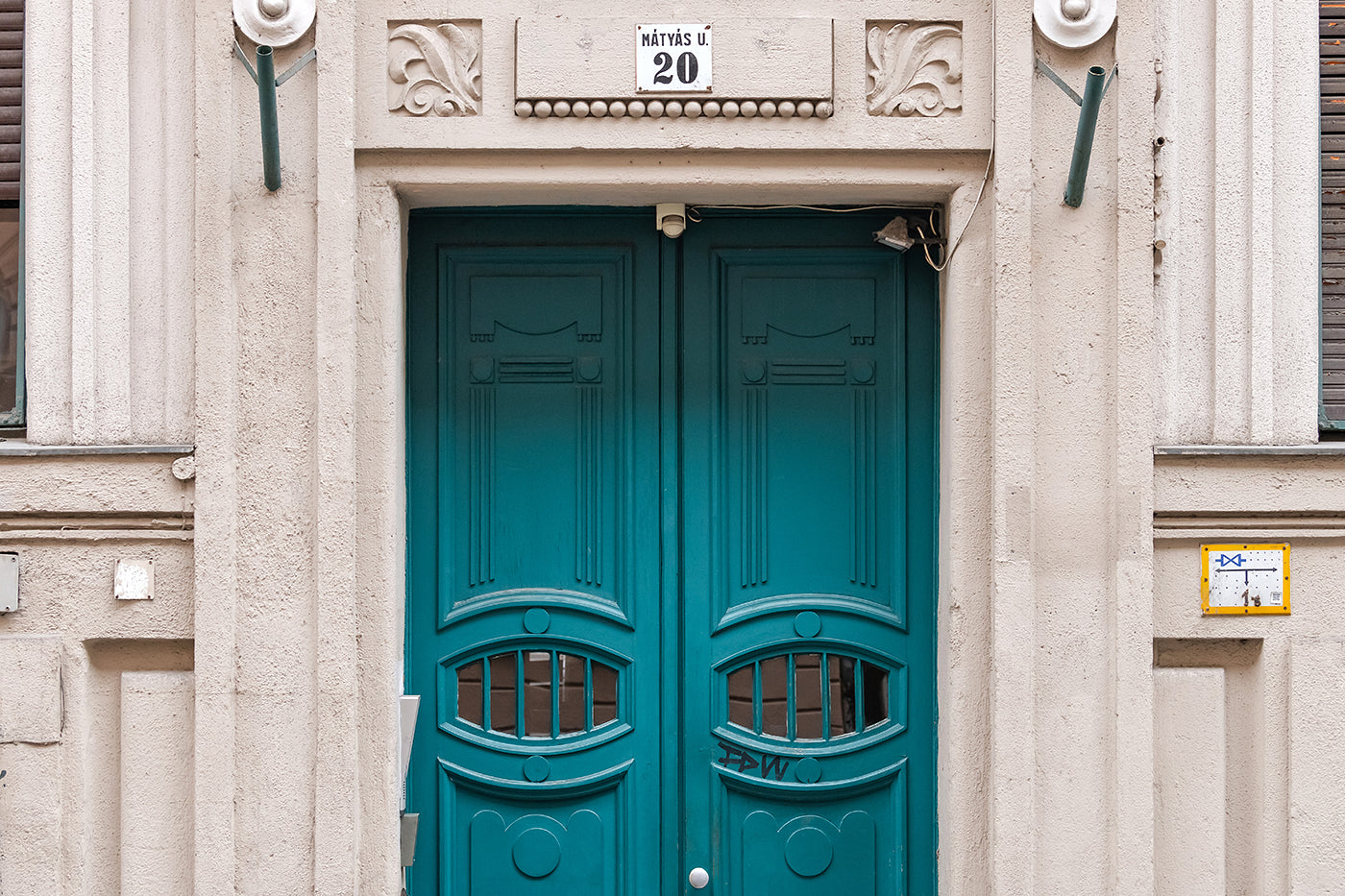 Gate 20 of Mátyás Street #3845