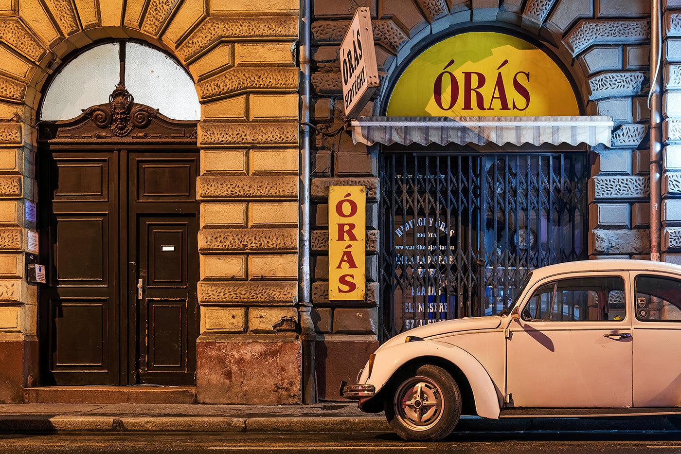 VW Beetle on Király Street #4017