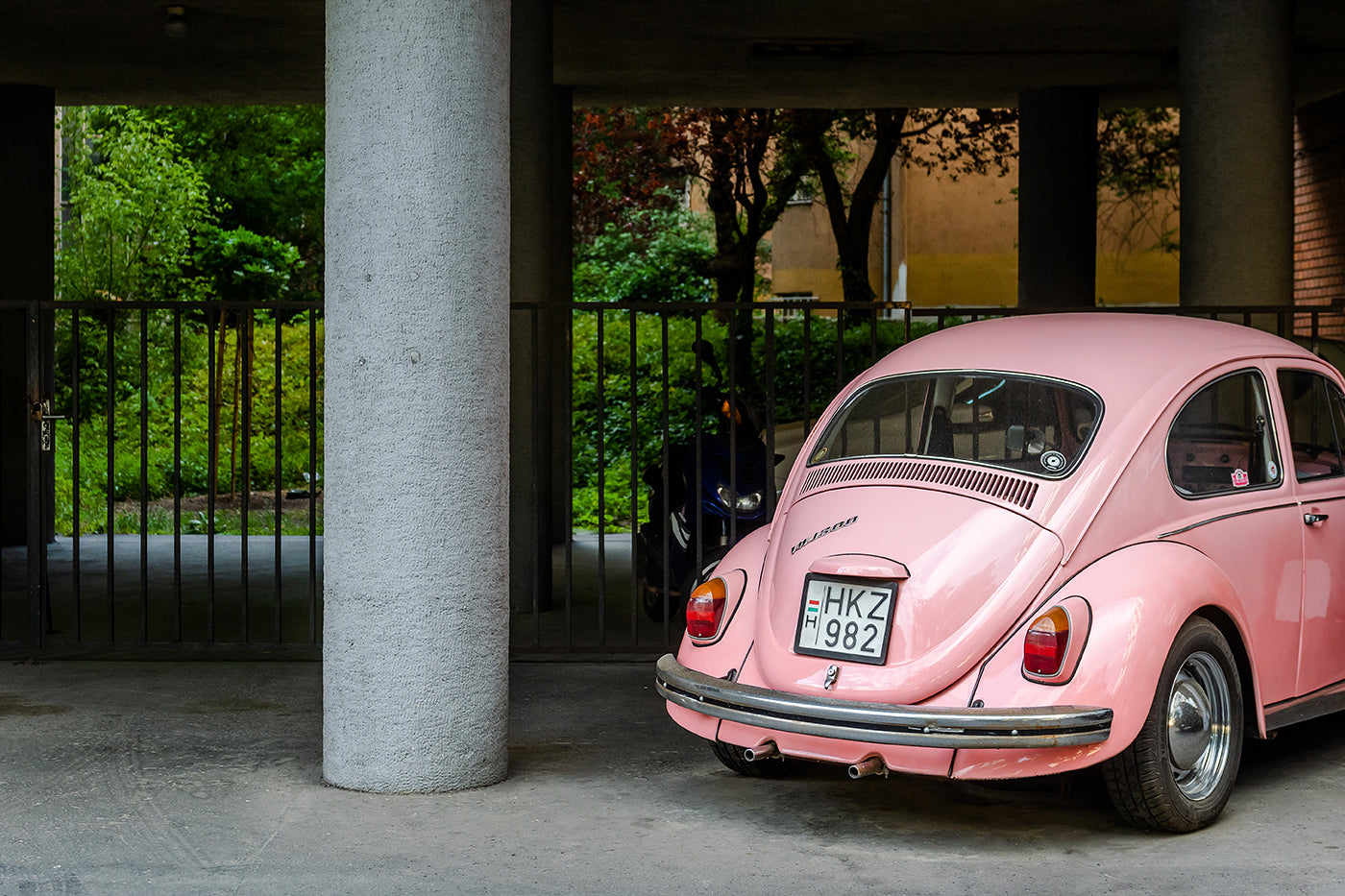 VW Beetle at Krisztina Square #4020