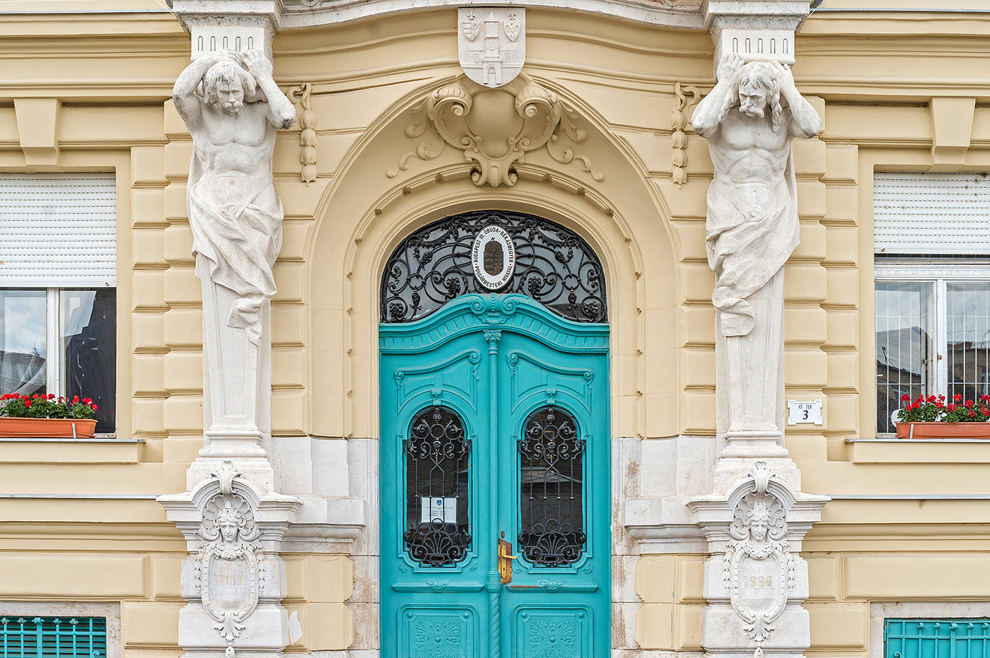 Óbuda, Fő tér 3. kapuja #4062