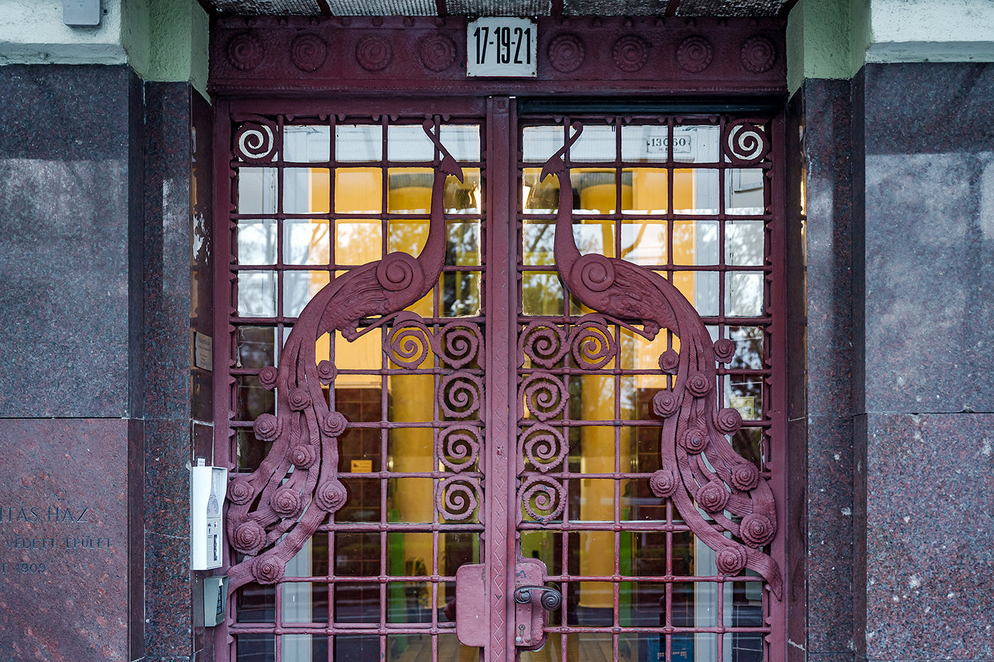 Szilágyi Erzsébet Fasor 17-19-21. Gate #4090