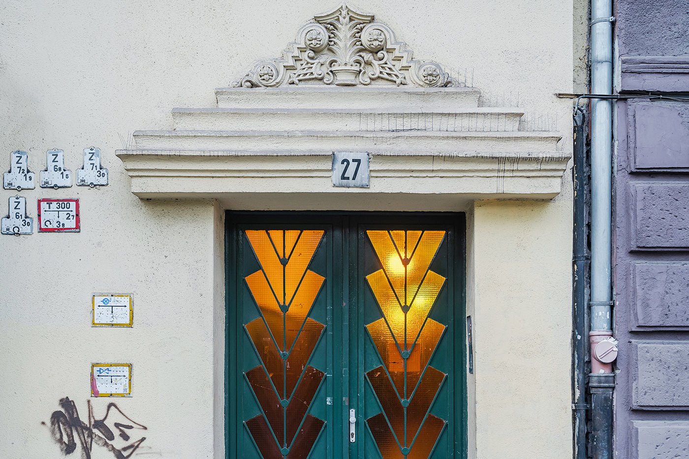 Gate 27 of Erzsébet Szilágyi Avenue #4092