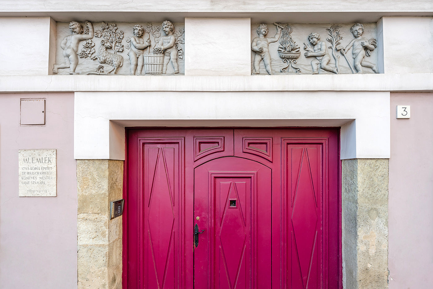 Batthyány Square Gate 3 #4137