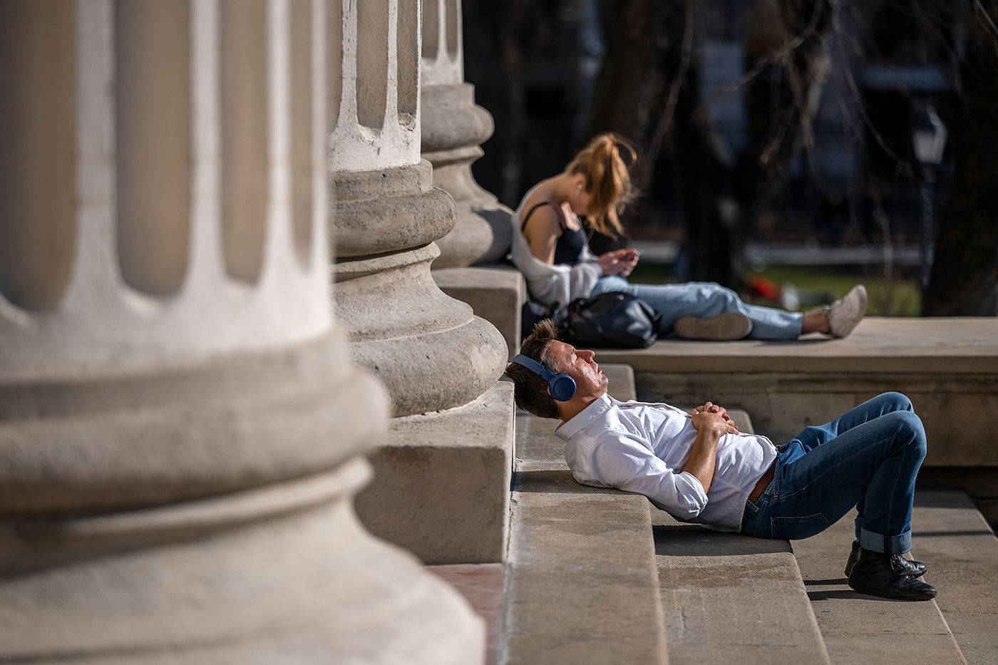 Napping on the steps of the National Museum #4156