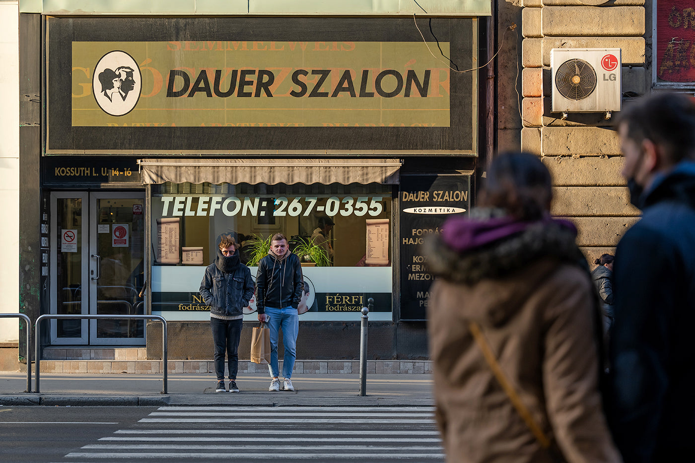 Életkép a Kossuth Lajos utcában #4222