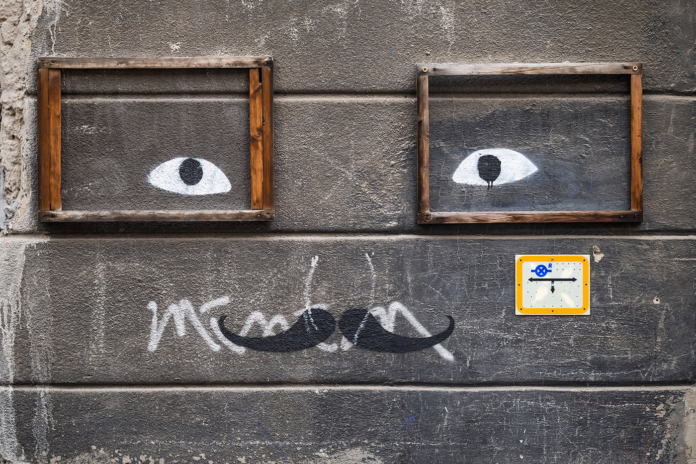 Street art on Szív Street #4268