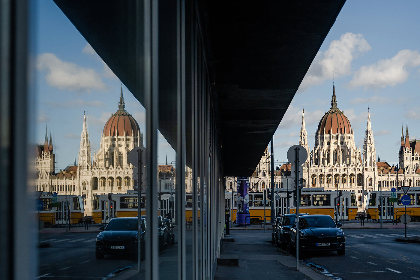 Mirrored Parliament #4349