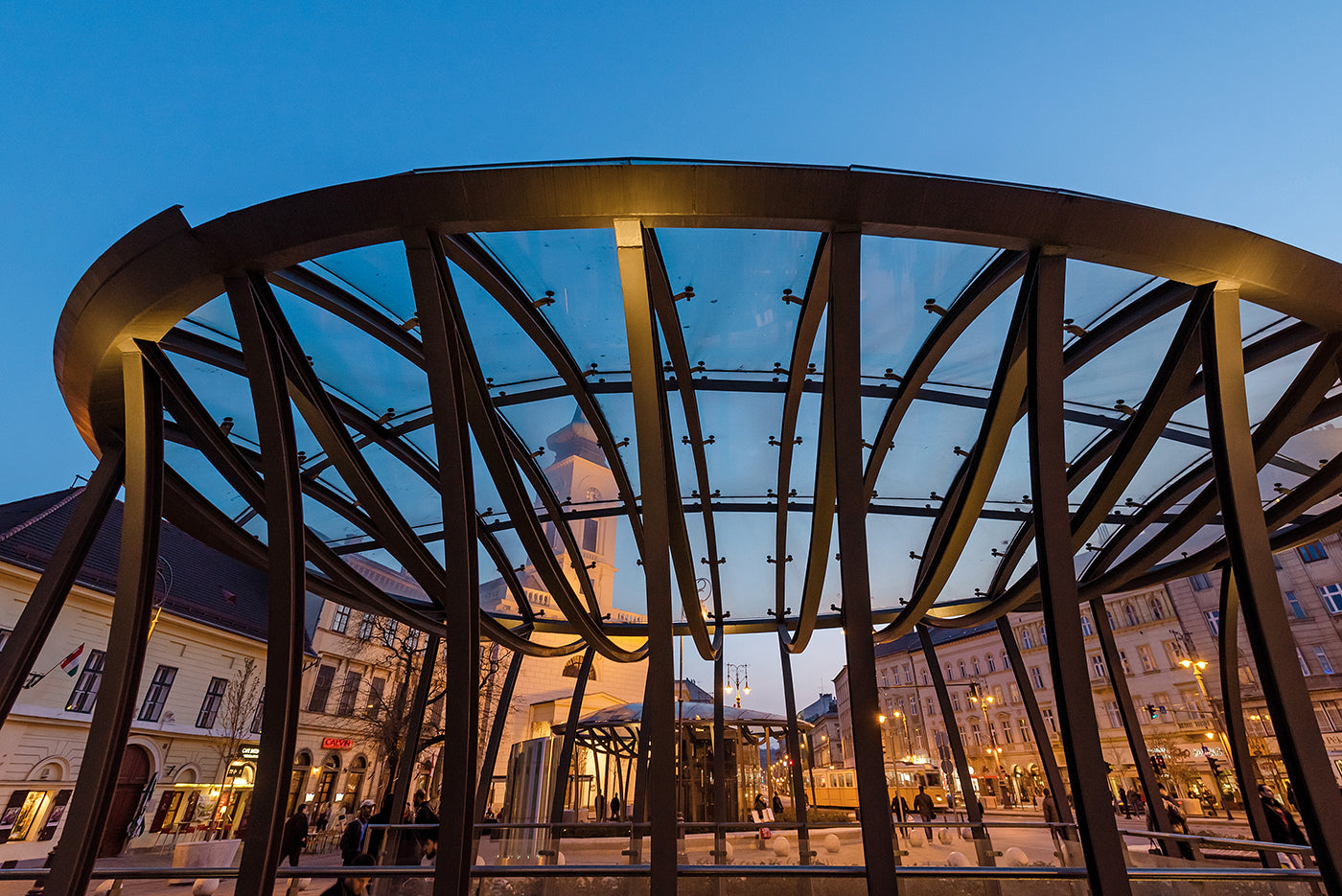 Calvinist Church on Kálvin Square via the subway platform #4454