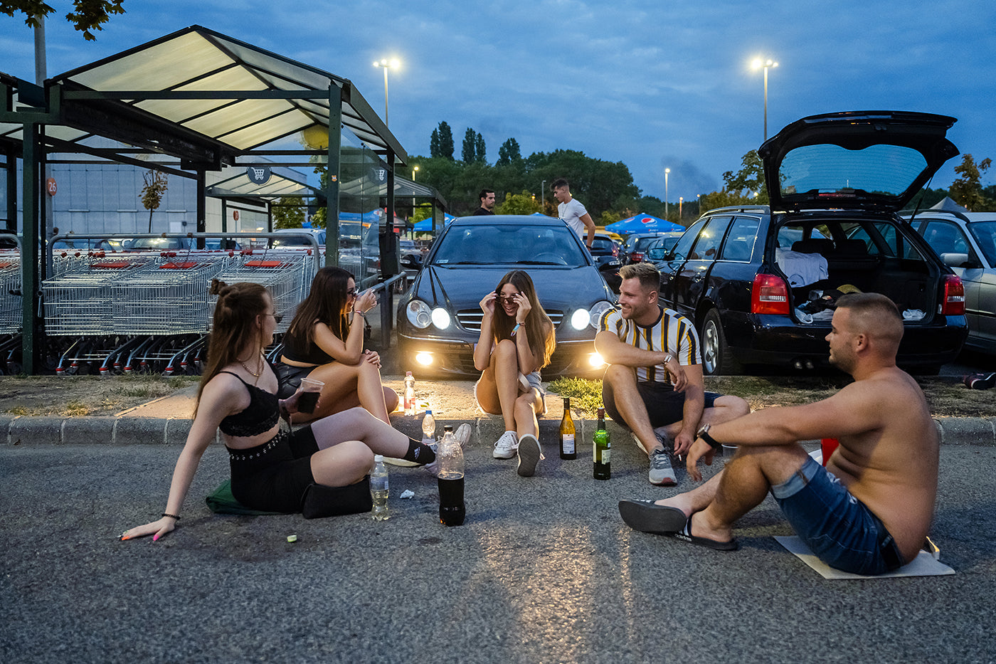 Alapozás a Sziget előtt az Auchan parkolójában #4493