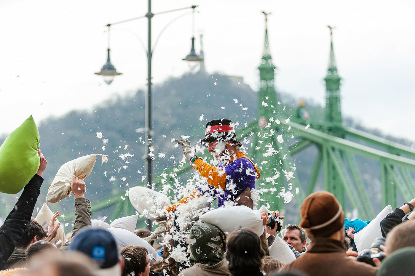 Pillow fight on Fővám Square #4658