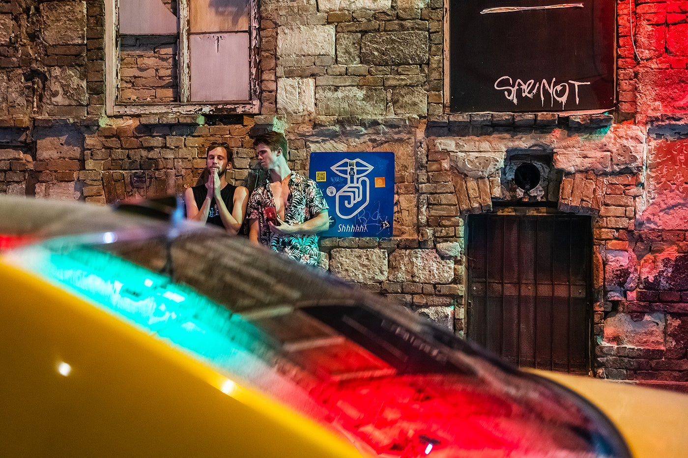 Evening snapshot on Akácfa Street in front of Instant #4672