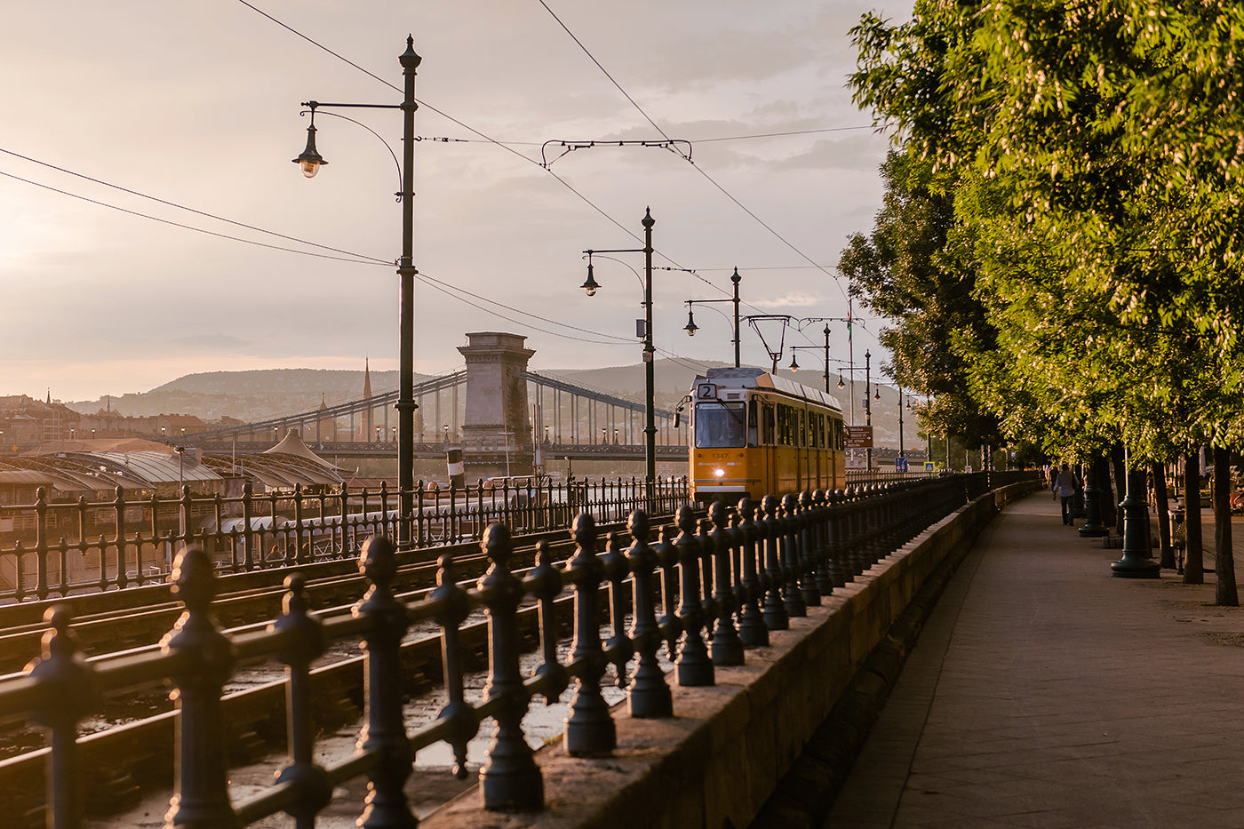 Tram 2 on Dunakorzó #4915