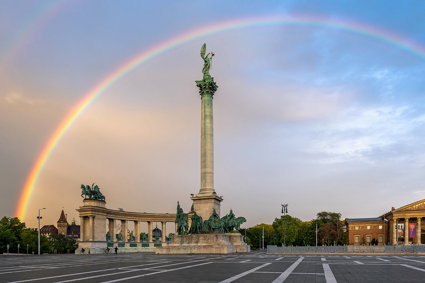 Rainbow over Heroes' Square #4936