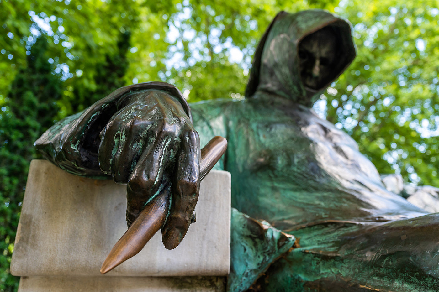 Statue of Anonymous in the City Park #4960