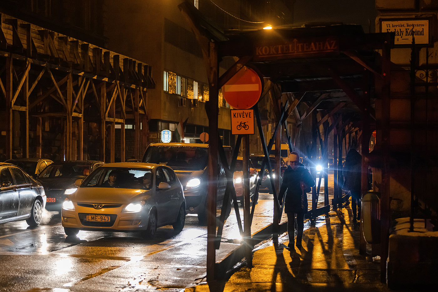 Evening lights at the Kodály Circle #5239