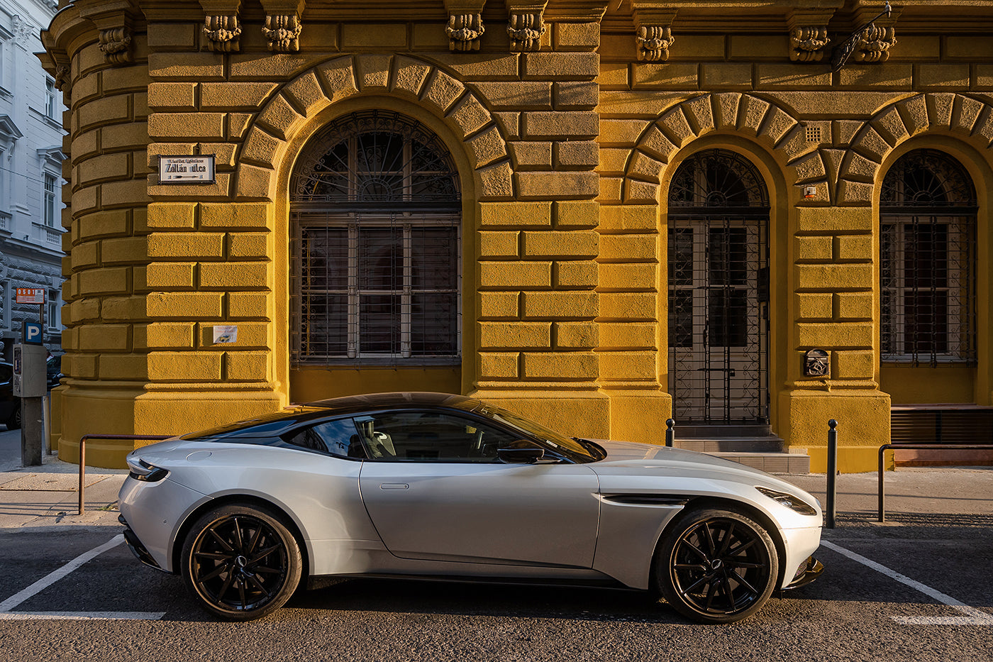 Aston Martin a Zoltán utcában #5289