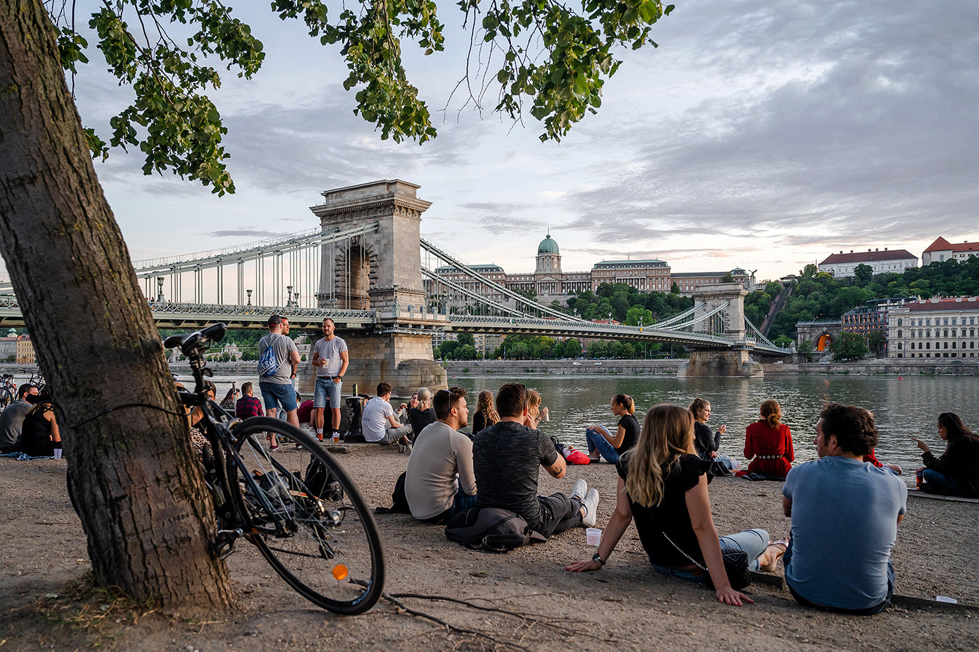 Young people at the Chain Bridge #5383