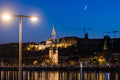 Mátyás templom és a Batthyány tér kék órában #5571