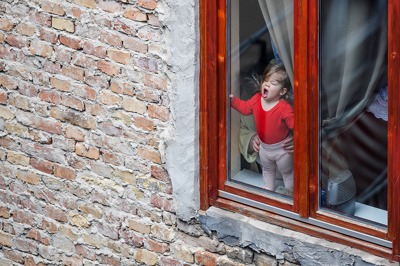 Child screaming in window #5683