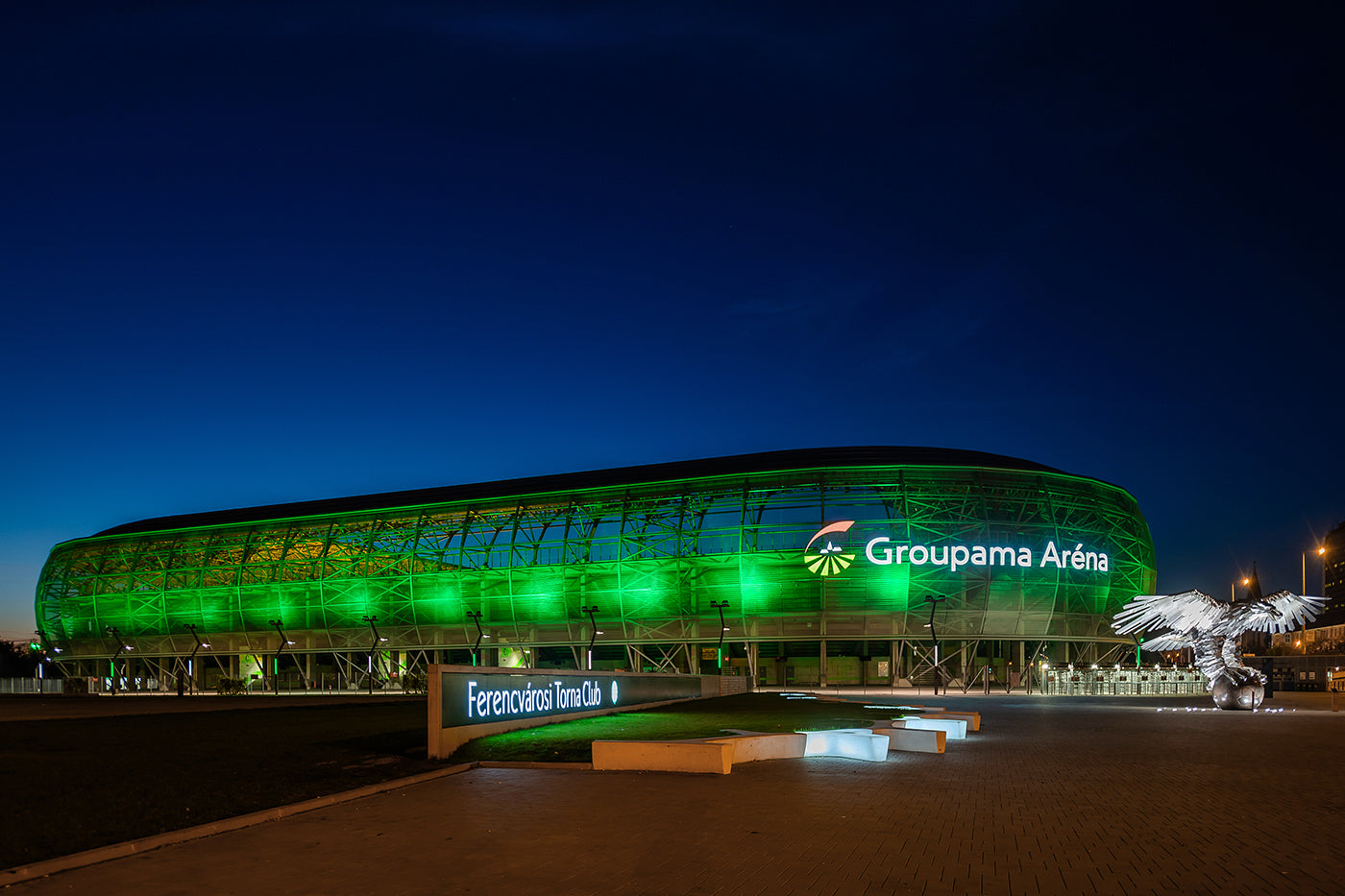 Groupama Aréna kék órában #5716
