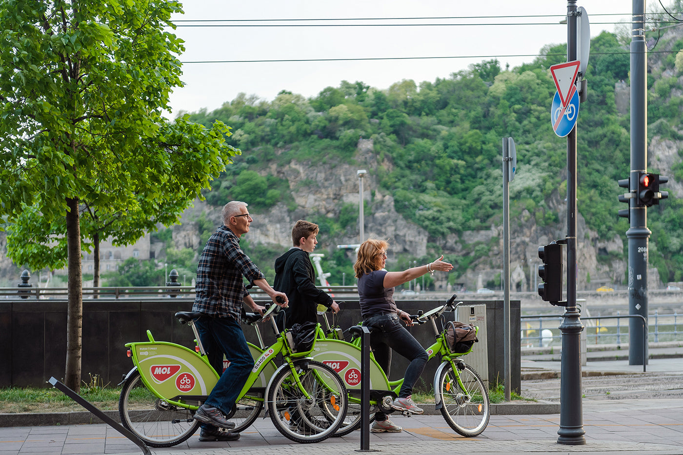 MOL Bubik on the Danube Bank #5860
