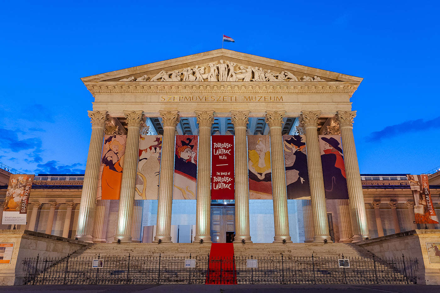 Museum of Fine Arts in the evening #6030