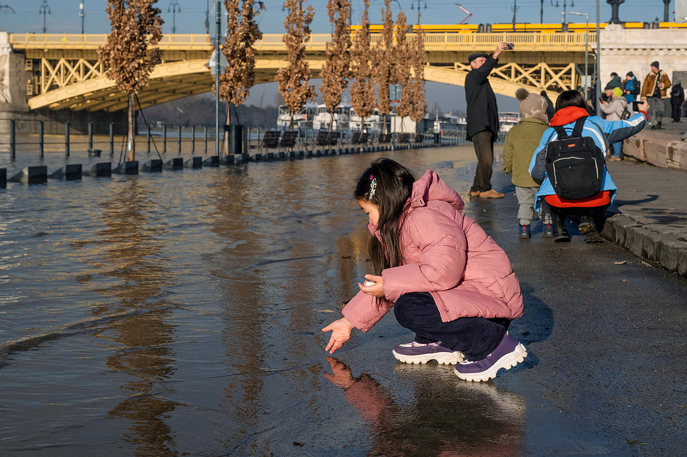 Flood on the quay #6106