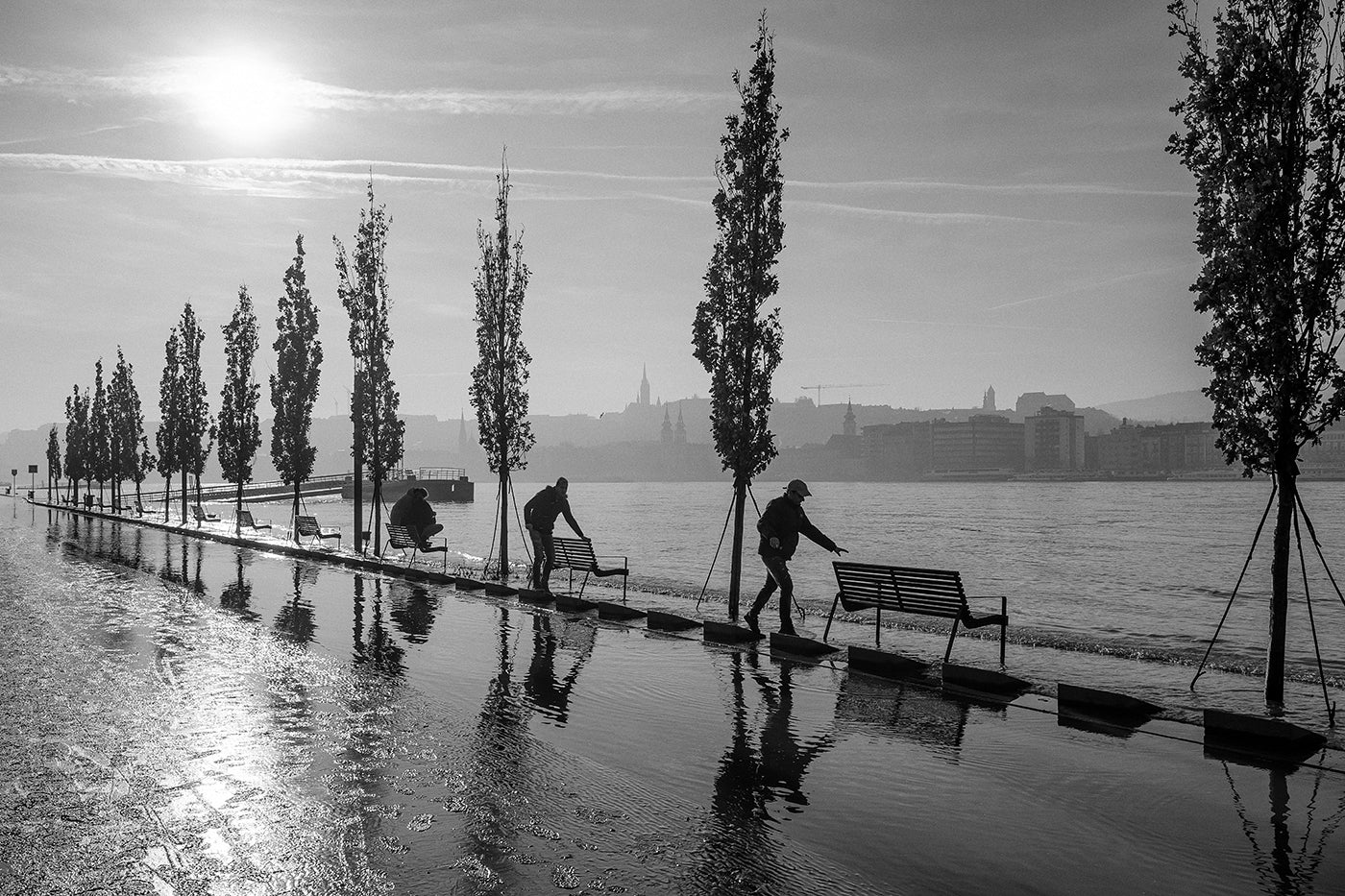 Flood on the quay #6111