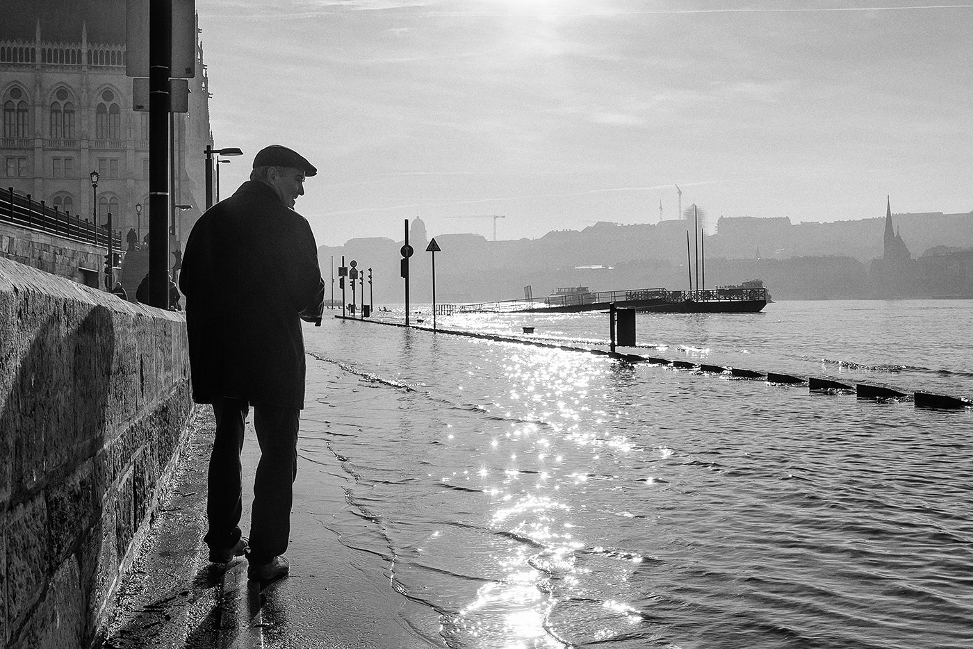 Flood on the quay #6114