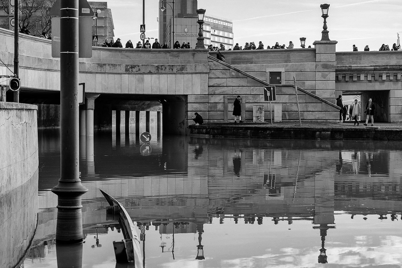 Flood on the quay #6132