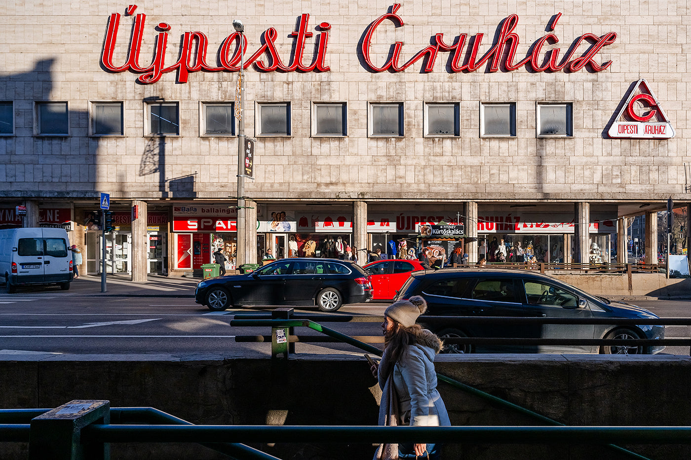 Életkép az Újpesti Áruház előtt #6165