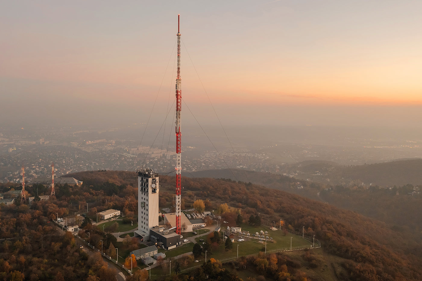 Széchenyi Mountain transmission tower in autumn #6365