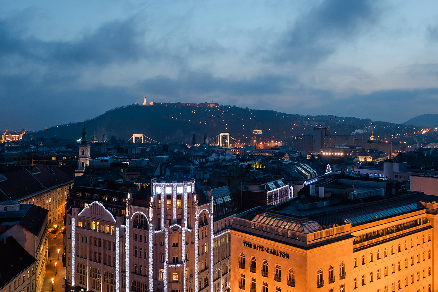 Erzsébet híd a Deák Ferenc tér felől #6409