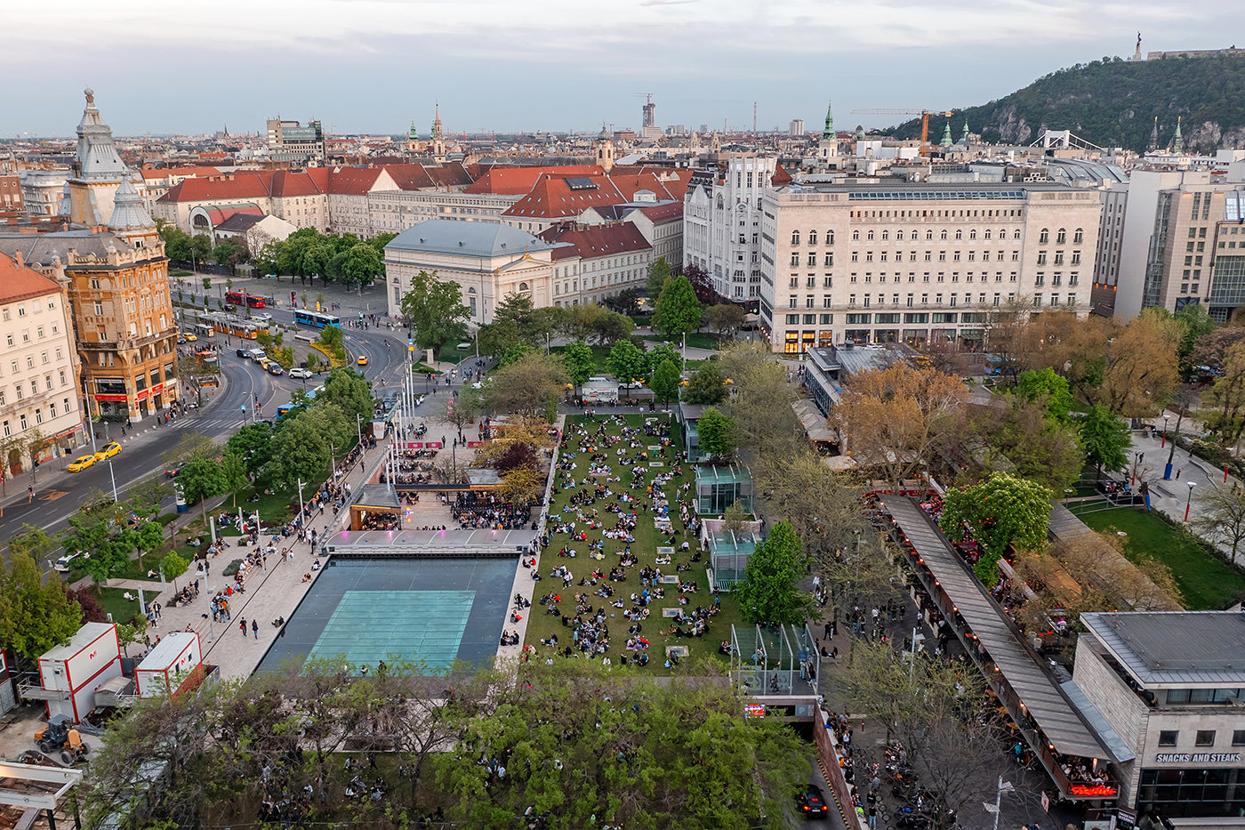 Erzsébet tér felülről #6429