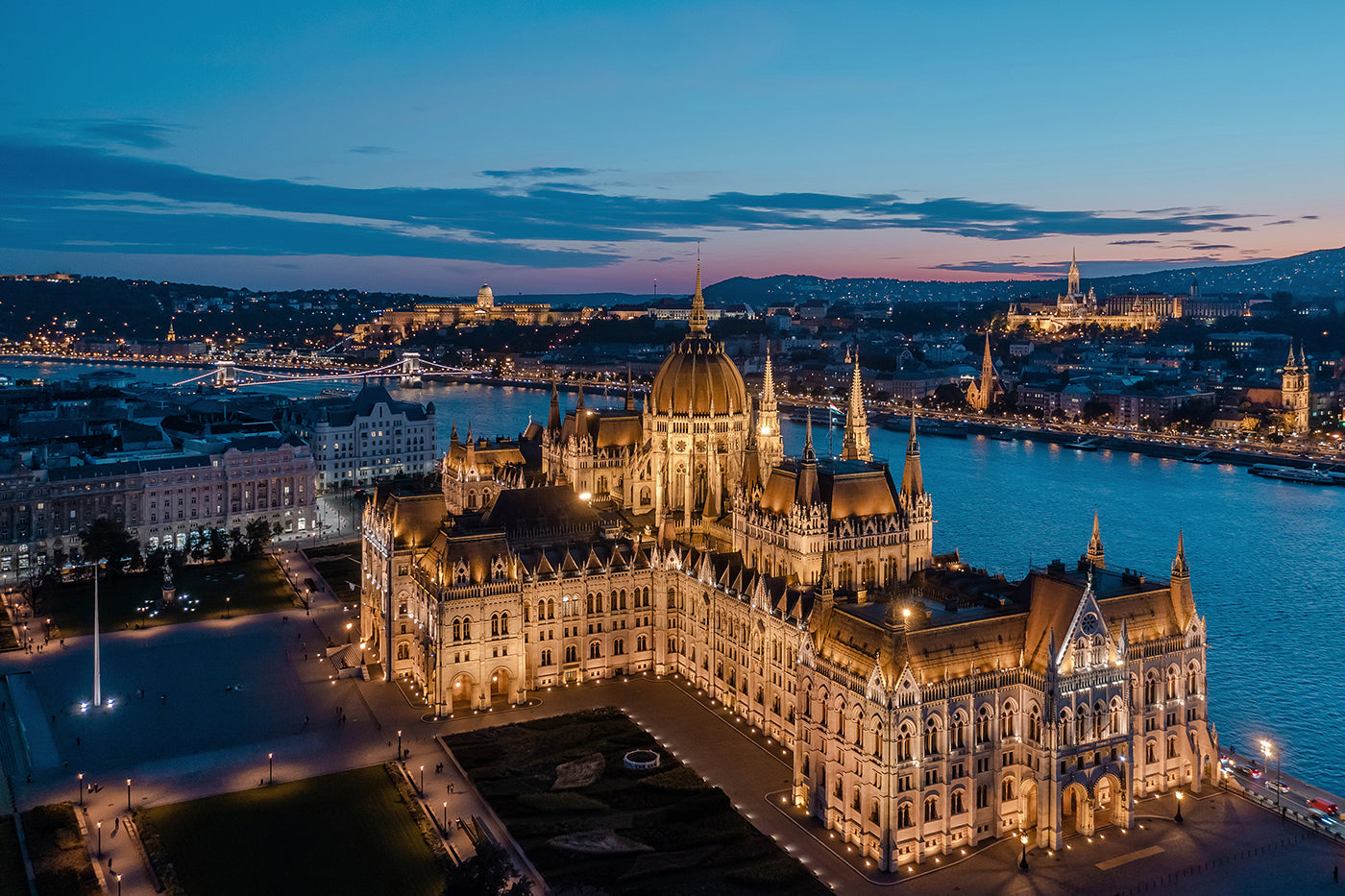 Parliament evening with drone #6500