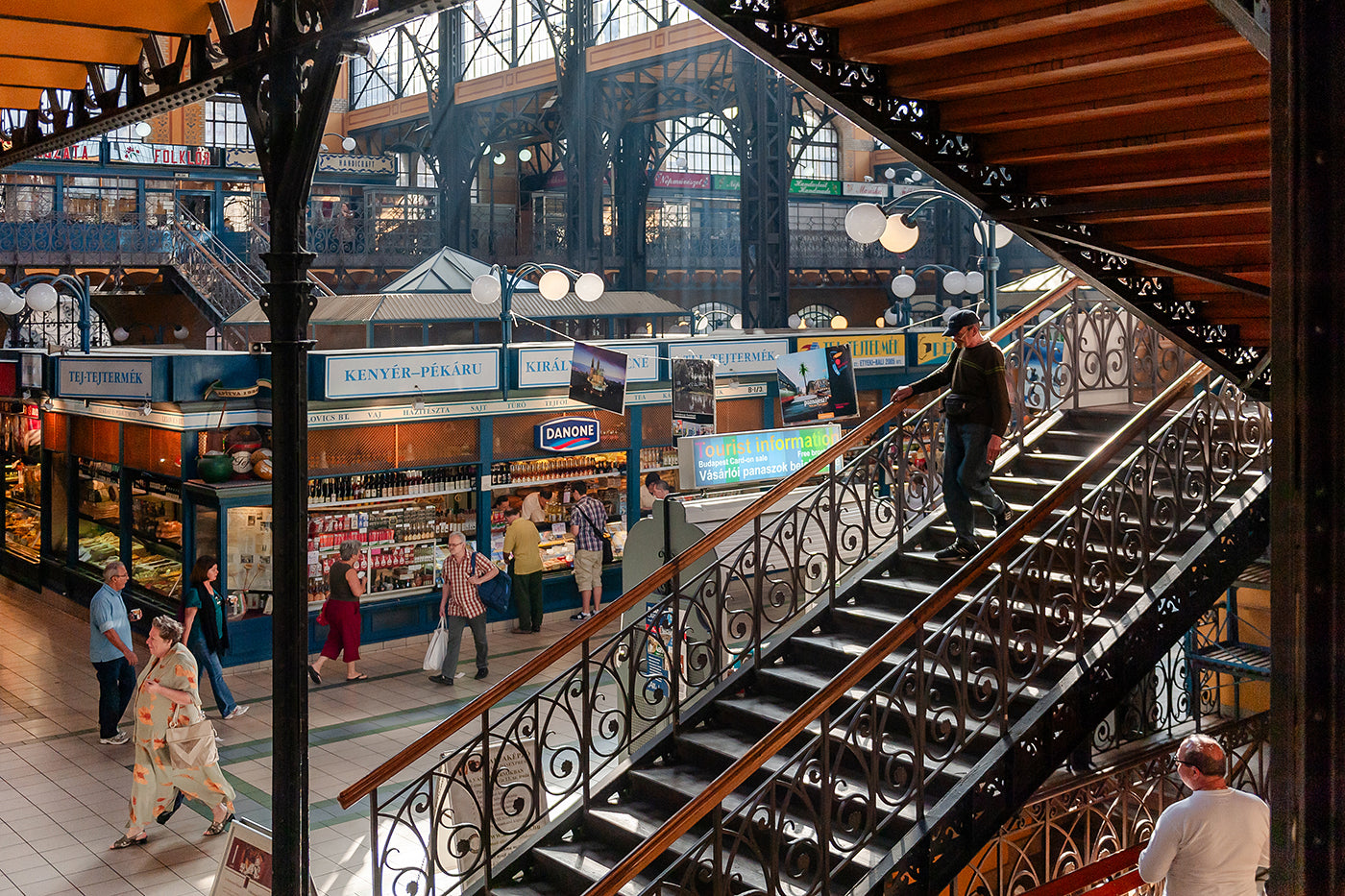 Shoppers in the Central Market Hall #6704
