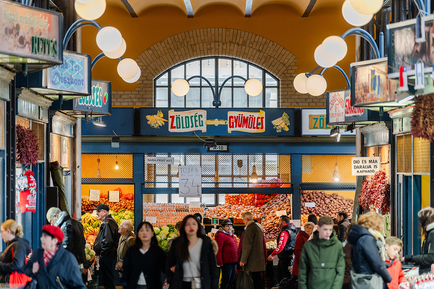Shoppers in the Central Market Hall #6711