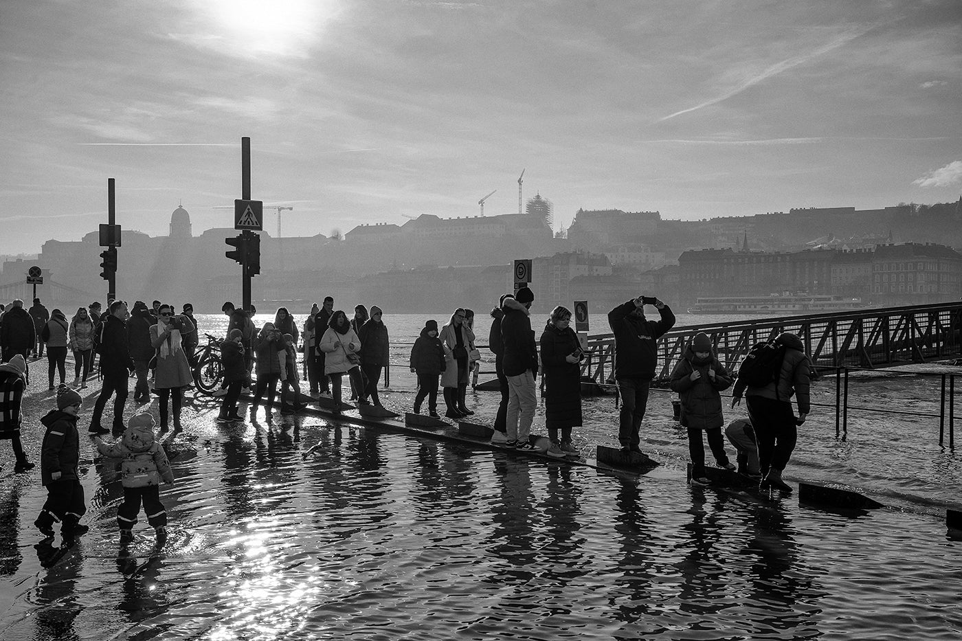Spectators on the quayside during a flood #6723