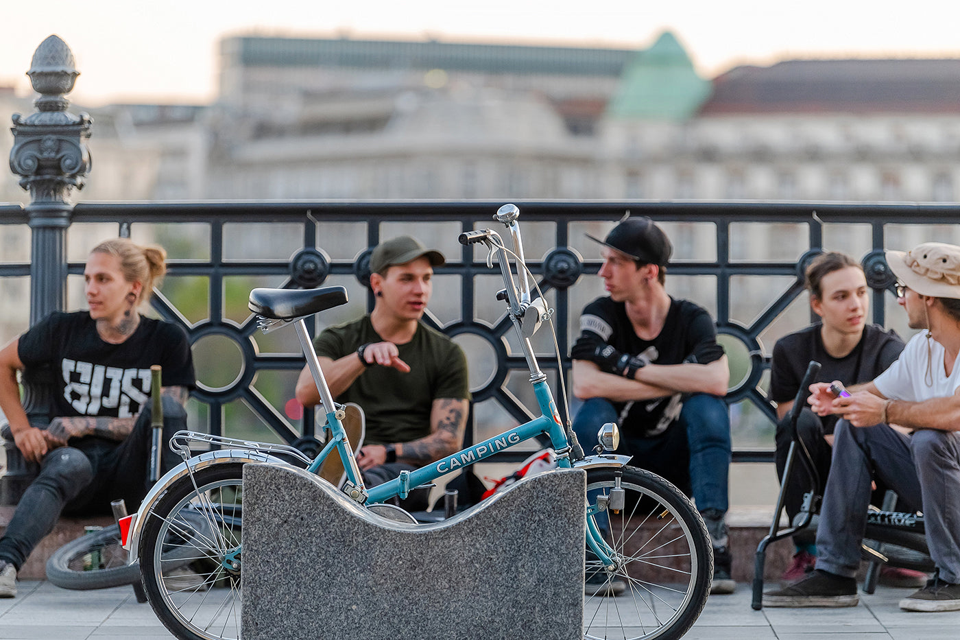 Young people on Fővám Square #7199