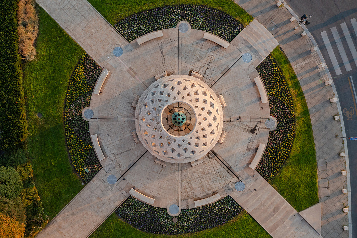 Gellért Square drinking fountain from above #7236