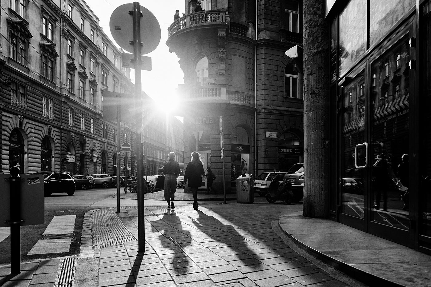 Afternoon lights on Dohány Street #7271