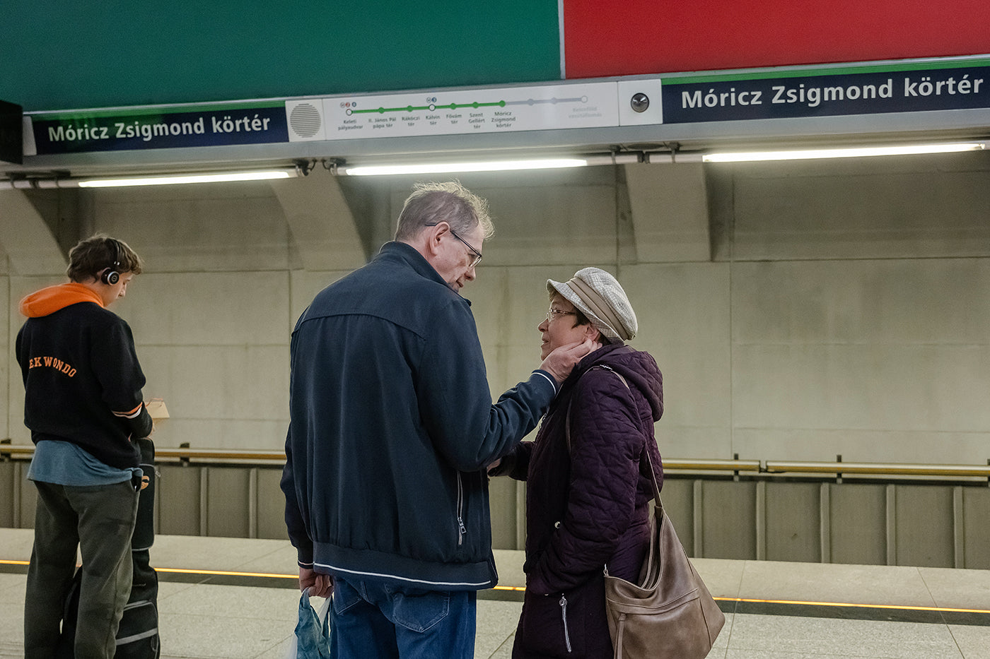Life pictures from the 10-year-old metro line 4 #7465