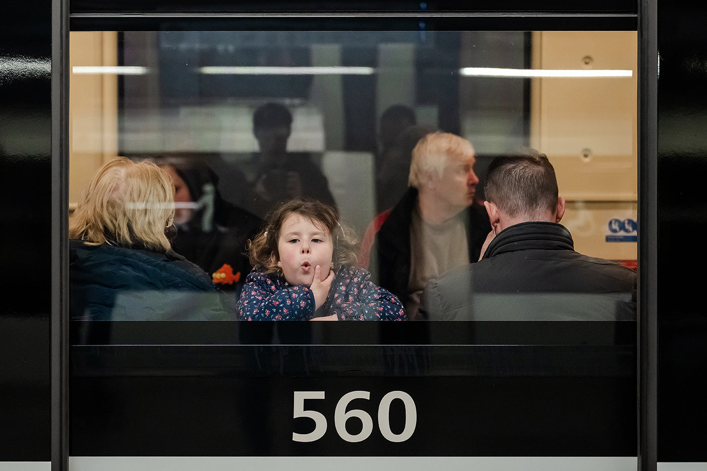 Life pictures from the 10-year-old metro line 4 #7469