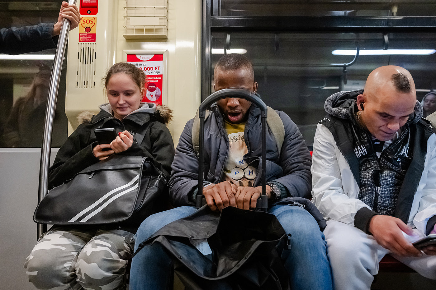 Life pictures from the 10-year-old metro line 4 #7489