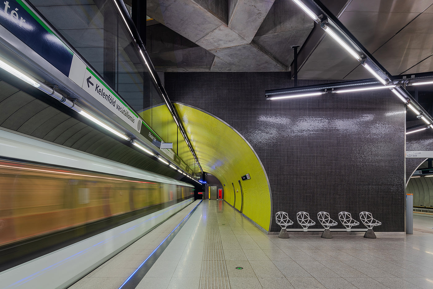 M4 metro - Fővám square #7498