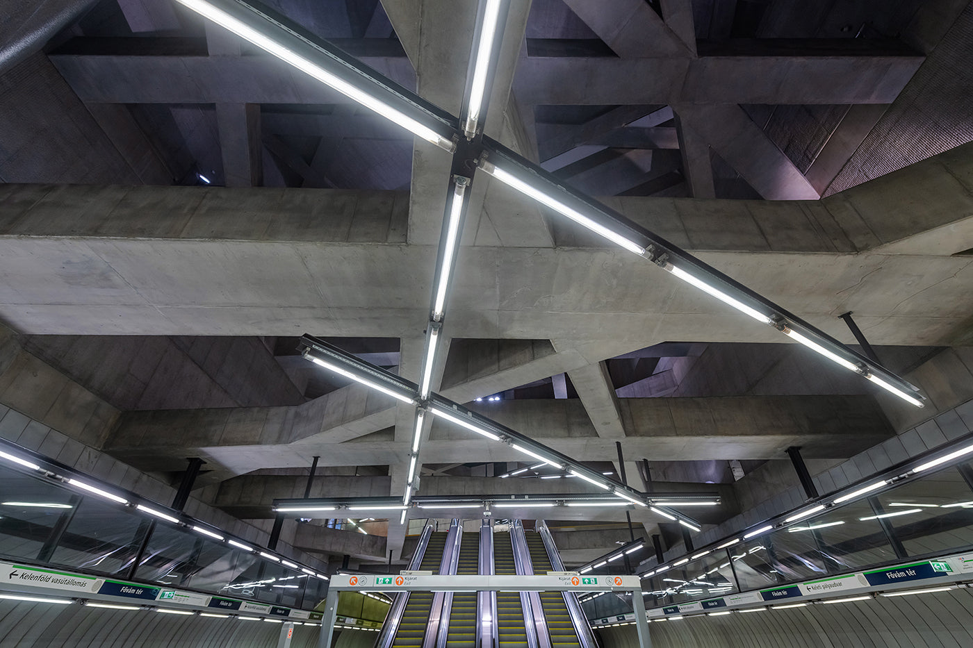 M4 metro - Fővám square #7500